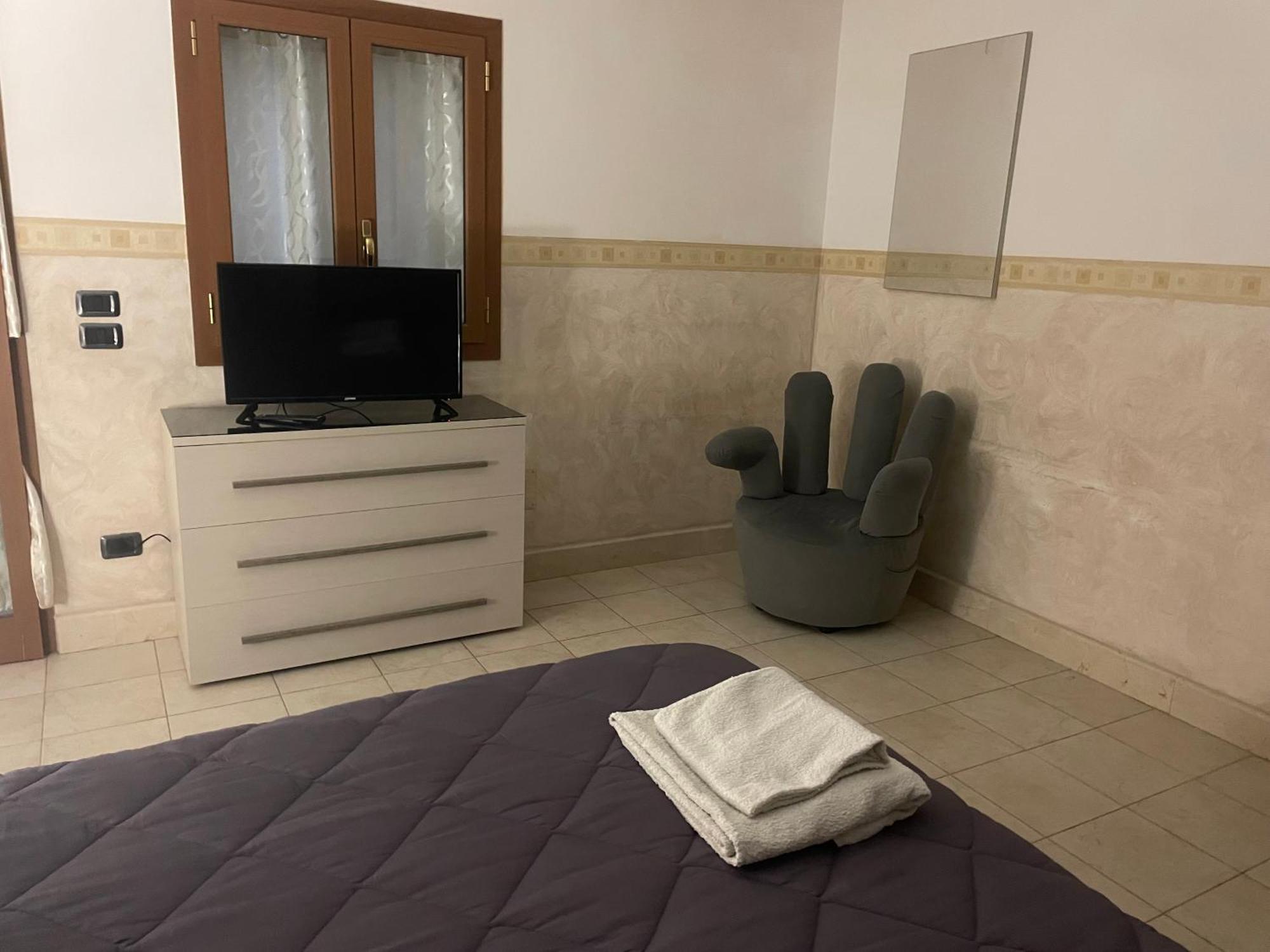Ferienwohnung La Dependance Barletta Exterior foto
